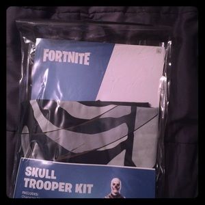 Fortnite skull trooper shirt